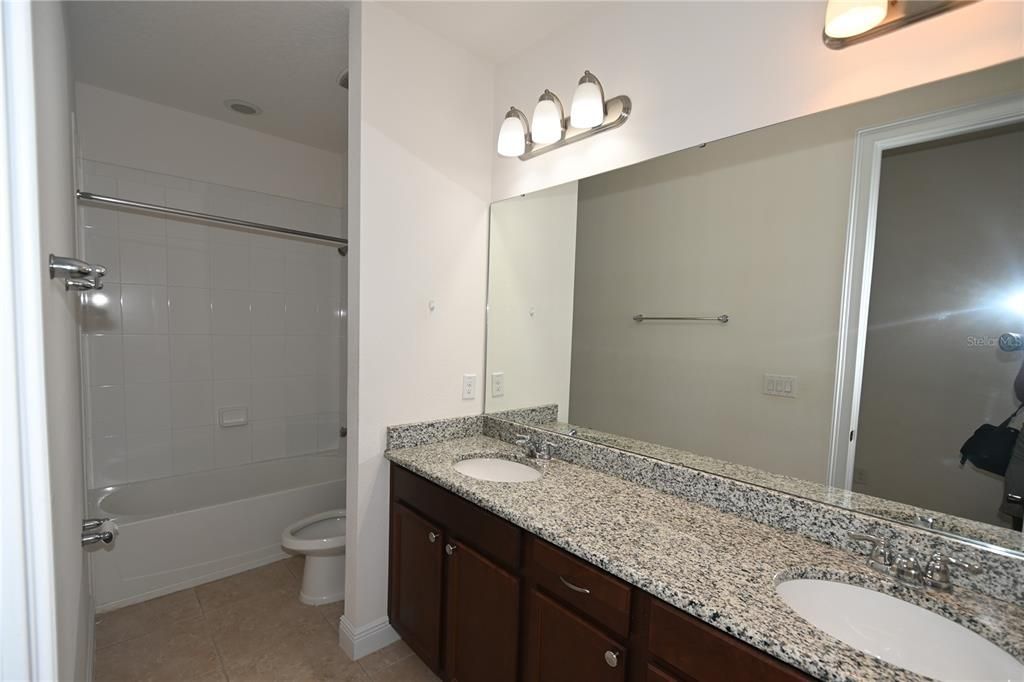 出租: $5,800 (6 贝兹, 4 浴室, 5742 平方英尺)