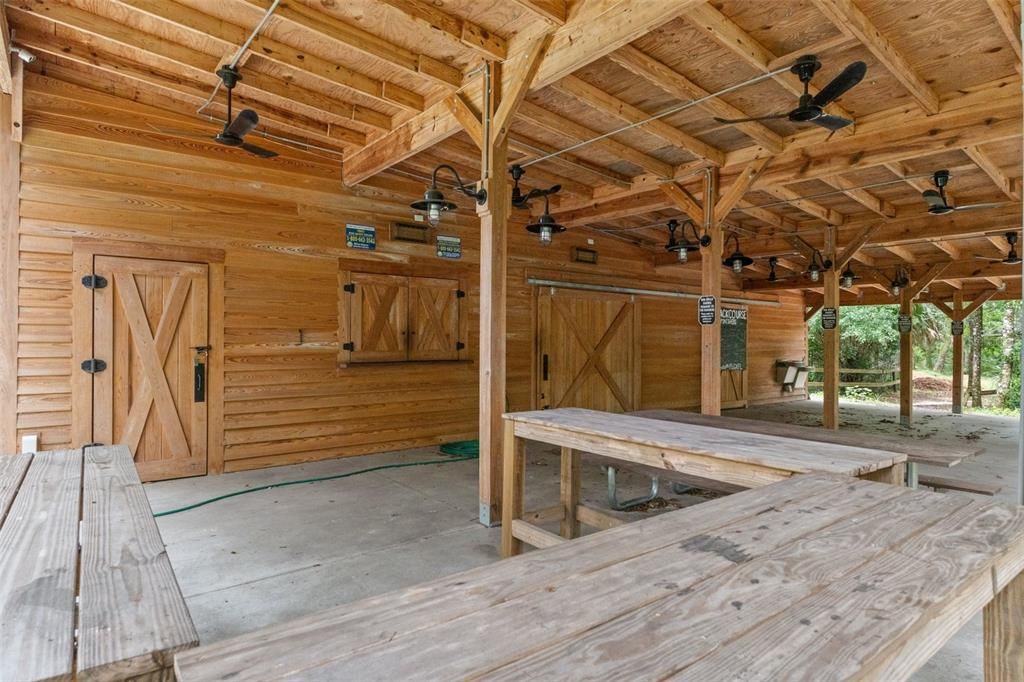 На продажу: $999,000 (36.50 acres)