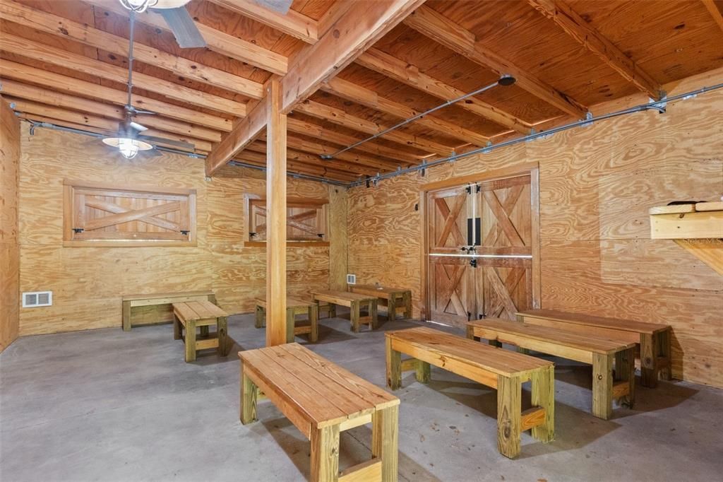 На продажу: $999,000 (36.50 acres)