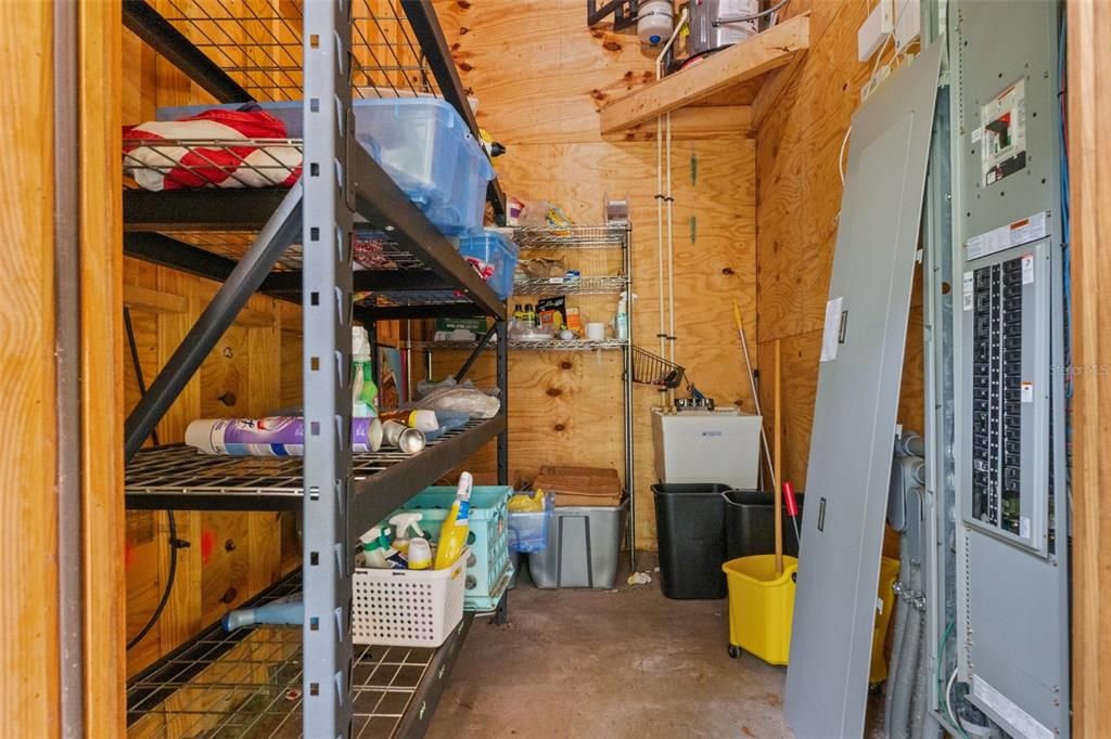 На продажу: $999,000 (36.50 acres)