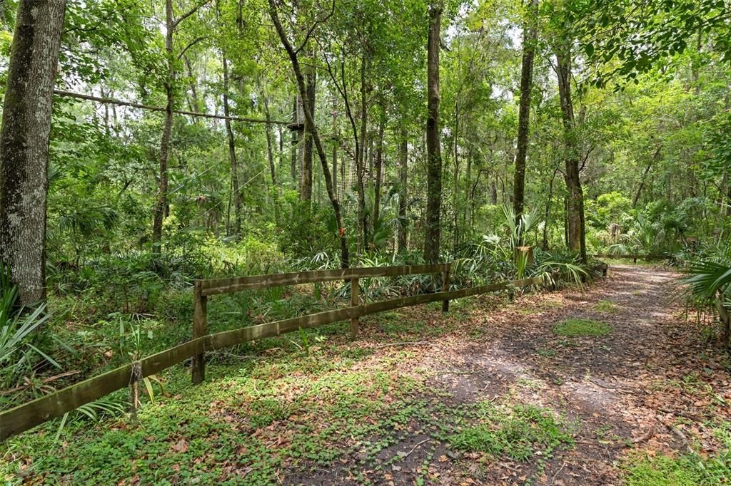 На продажу: $999,000 (36.50 acres)