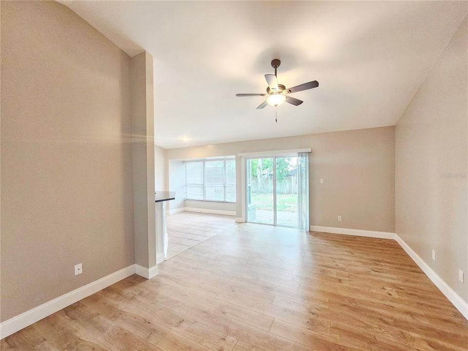 合同活跃: $2,795 (3 贝兹, 2 浴室, 1775 平方英尺)