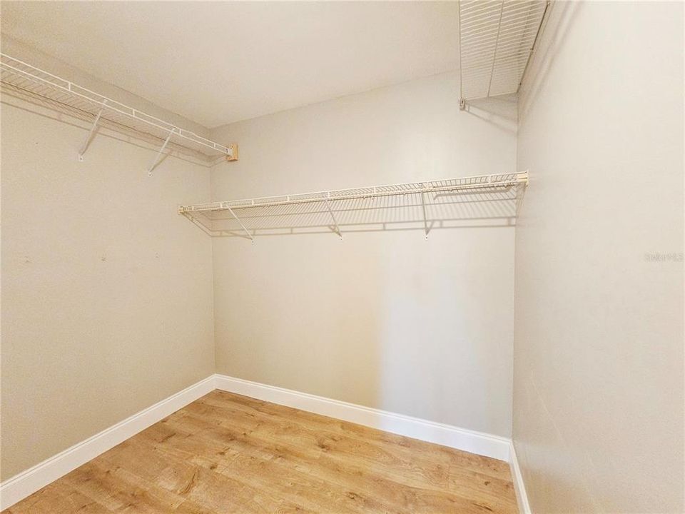 合同活跃: $2,795 (3 贝兹, 2 浴室, 1775 平方英尺)