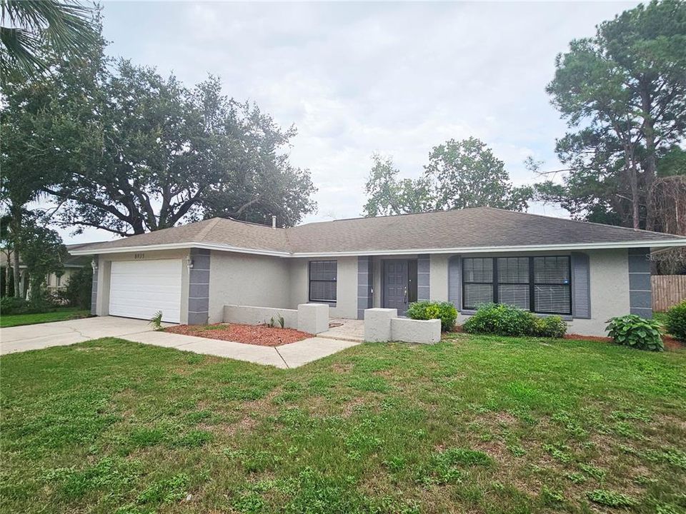 合同活跃: $2,795 (3 贝兹, 2 浴室, 1775 平方英尺)