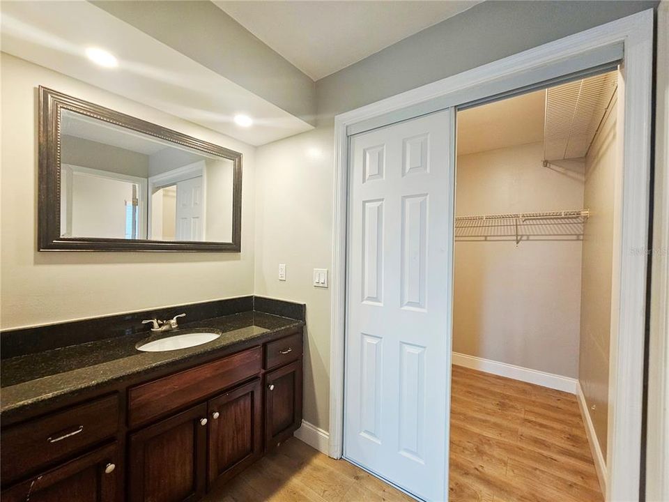 合同活跃: $2,795 (3 贝兹, 2 浴室, 1775 平方英尺)