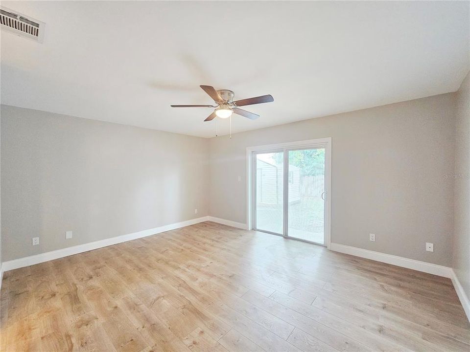 合同活跃: $2,795 (3 贝兹, 2 浴室, 1775 平方英尺)