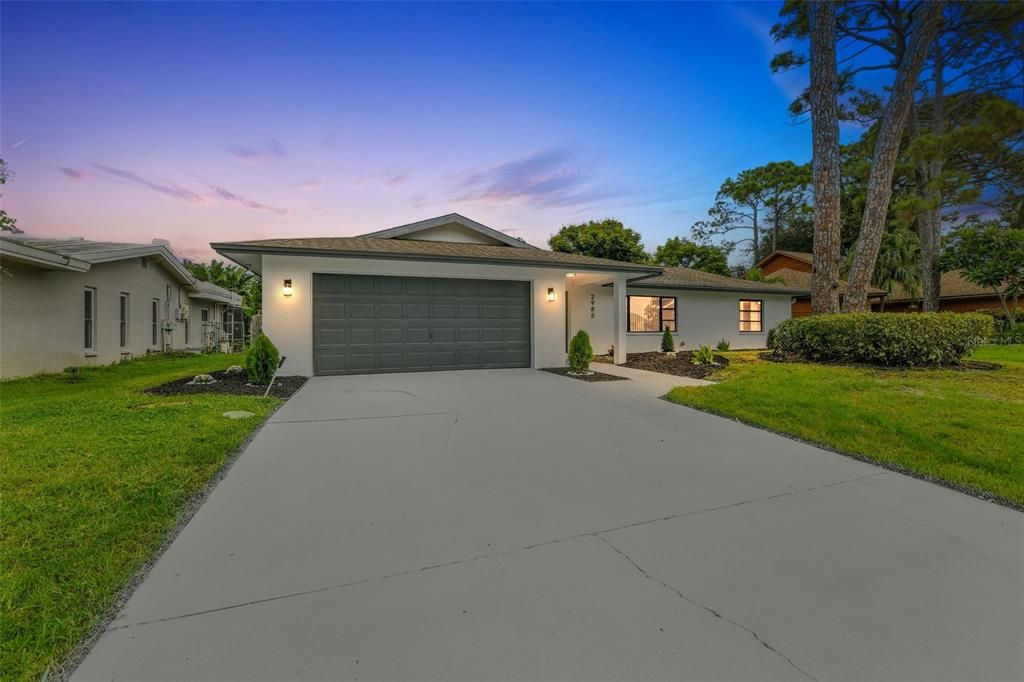 合同活跃: $559,000 (3 贝兹, 2 浴室, 1905 平方英尺)