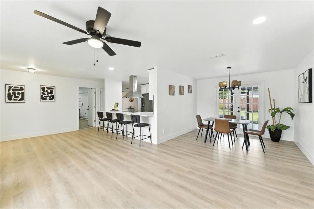 合同活跃: $559,000 (3 贝兹, 2 浴室, 1905 平方英尺)