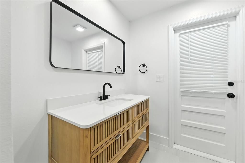 合同活跃: $559,000 (3 贝兹, 2 浴室, 1905 平方英尺)