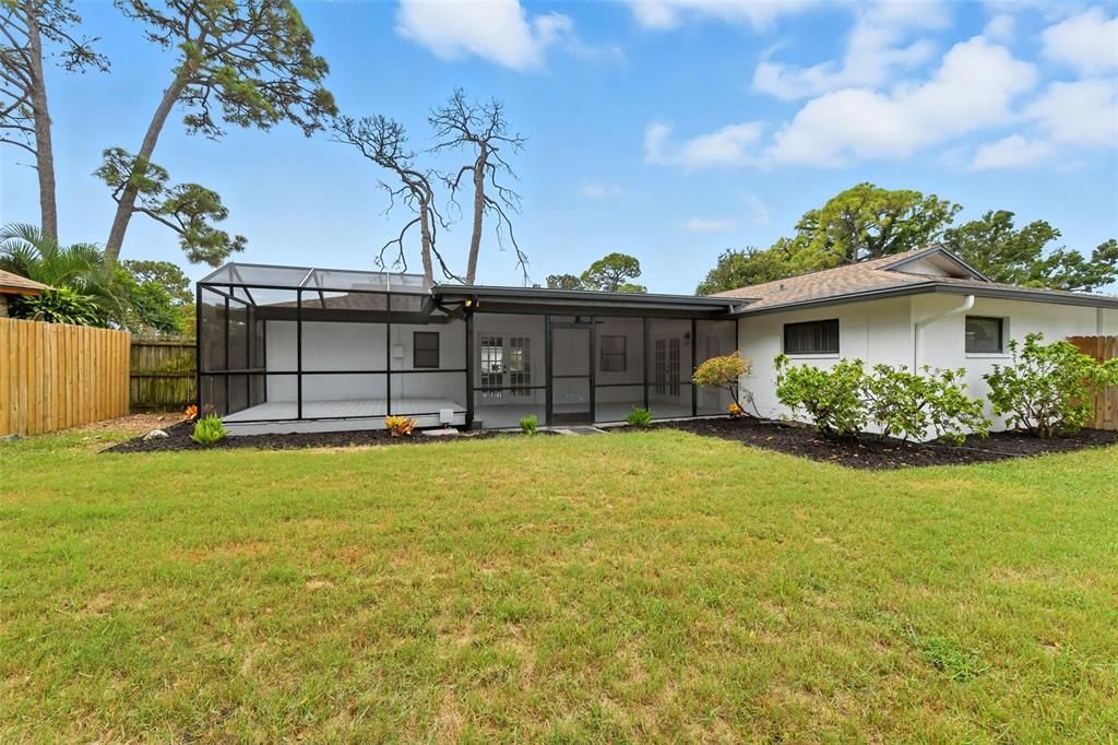 合同活跃: $559,000 (3 贝兹, 2 浴室, 1905 平方英尺)