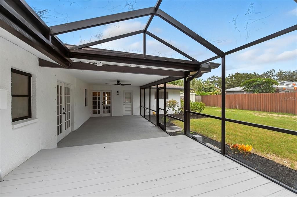 合同活跃: $559,000 (3 贝兹, 2 浴室, 1905 平方英尺)