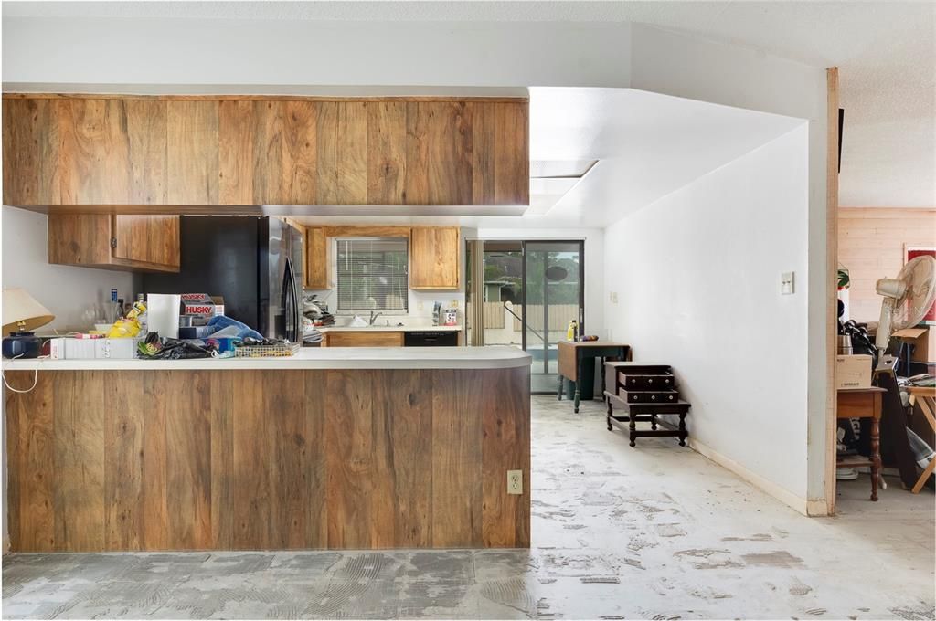 Под контрактом: $450,000 (3 спален, 2 ванн, 1760 Квадратных фут)