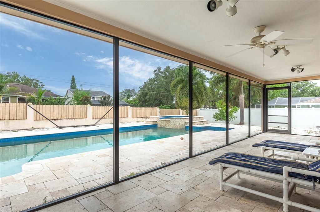 Под контрактом: $450,000 (3 спален, 2 ванн, 1760 Квадратных фут)