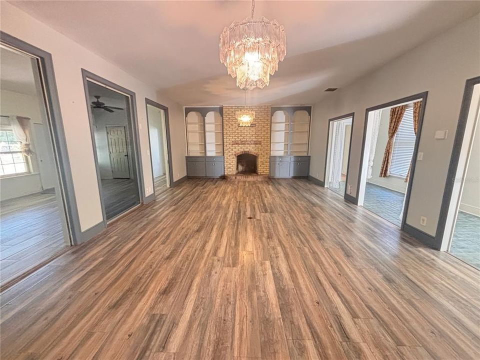 For Sale: $435,000 (3 beds, 3 baths, 2719 Square Feet)