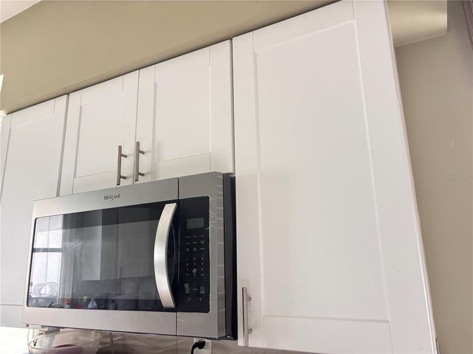 For Sale: $435,000 (3 beds, 3 baths, 2719 Square Feet)