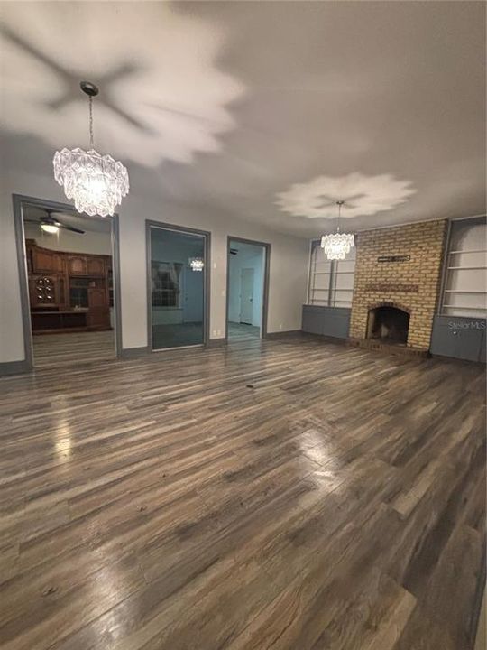 For Sale: $435,000 (3 beds, 3 baths, 2719 Square Feet)