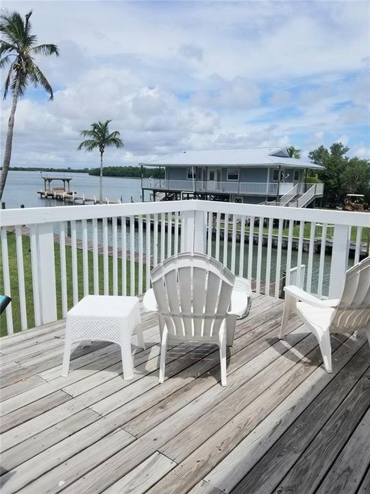 Active With Contract: $765,000 (3 beds, 1 baths, 957 Square Feet)