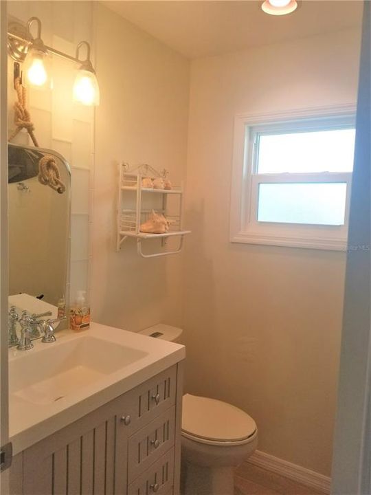 Active With Contract: $765,000 (3 beds, 1 baths, 957 Square Feet)