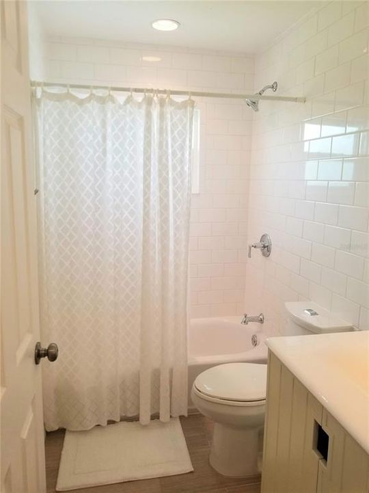 Active With Contract: $765,000 (3 beds, 1 baths, 957 Square Feet)