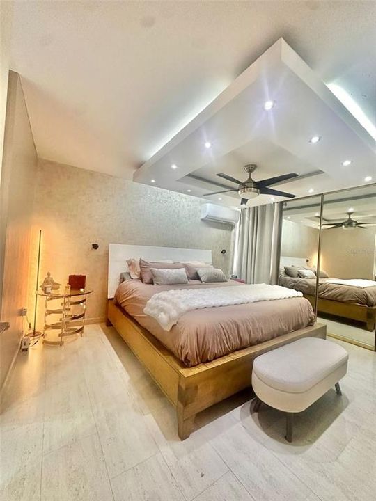 For Rent: $3,000 (2 beds, 2 baths, 1054 Square Feet)