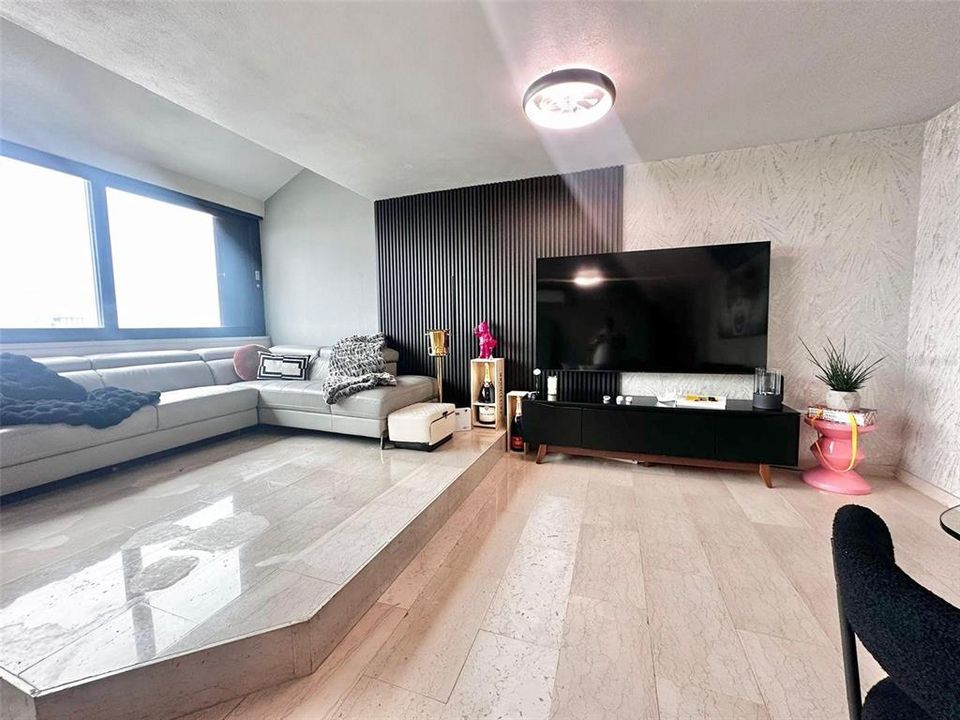 For Rent: $3,000 (2 beds, 2 baths, 1054 Square Feet)