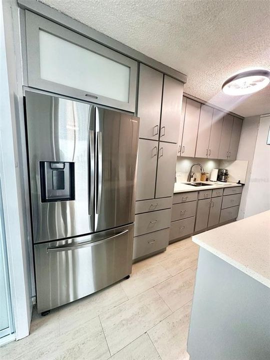 For Rent: $3,000 (2 beds, 2 baths, 1054 Square Feet)