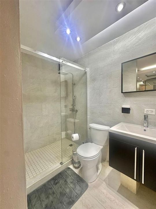 For Rent: $3,000 (2 beds, 2 baths, 1054 Square Feet)