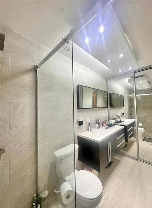 For Rent: $3,000 (2 beds, 2 baths, 1054 Square Feet)