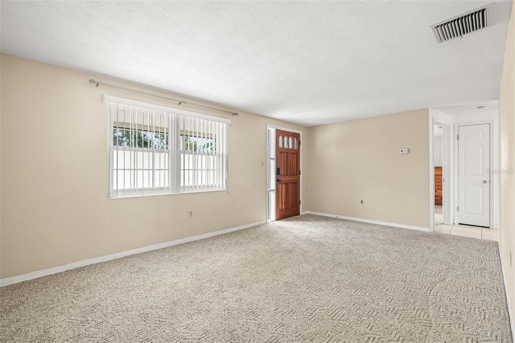 Activo con contrato: $250,000 (2 camas, 1 baños, 1295 Pies cuadrados)