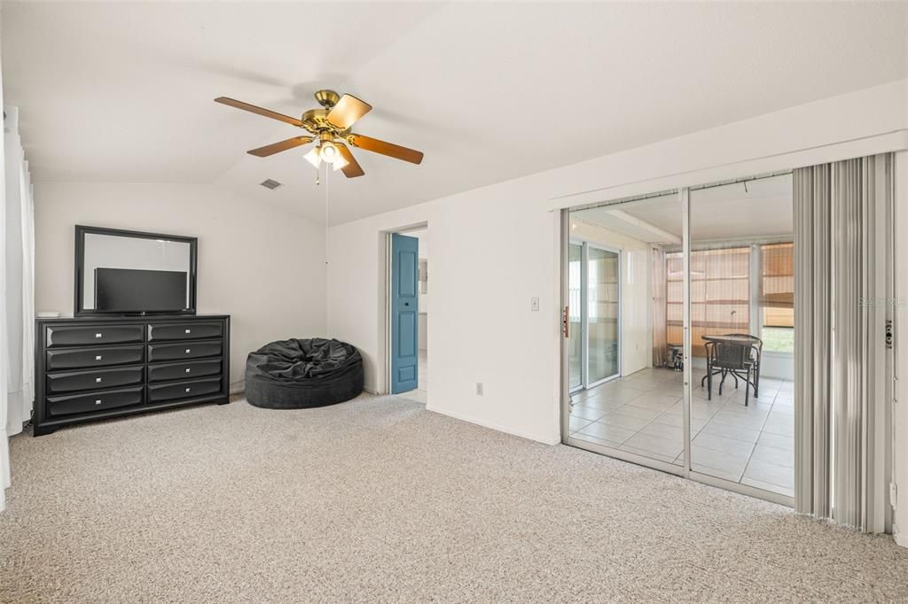 Activo con contrato: $250,000 (2 camas, 1 baños, 1295 Pies cuadrados)