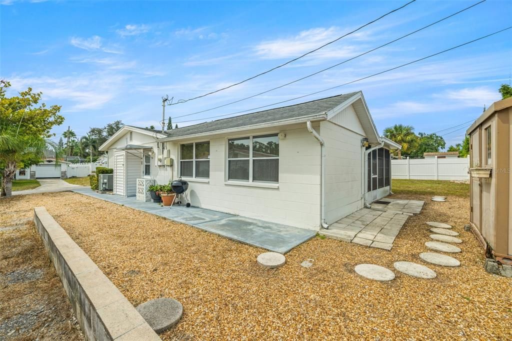 Activo con contrato: $250,000 (2 camas, 1 baños, 1295 Pies cuadrados)