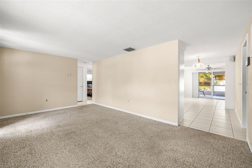 Activo con contrato: $250,000 (2 camas, 1 baños, 1295 Pies cuadrados)