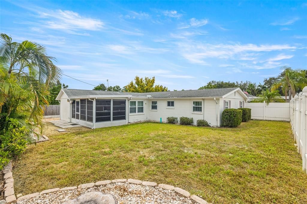 Activo con contrato: $250,000 (2 camas, 1 baños, 1295 Pies cuadrados)