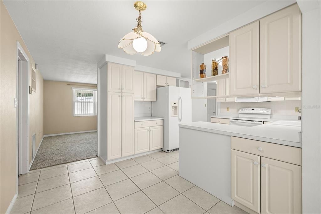 Activo con contrato: $250,000 (2 camas, 1 baños, 1295 Pies cuadrados)