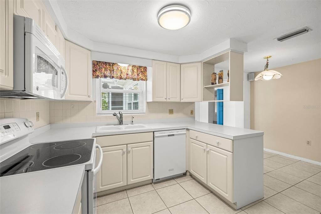 Activo con contrato: $250,000 (2 camas, 1 baños, 1295 Pies cuadrados)