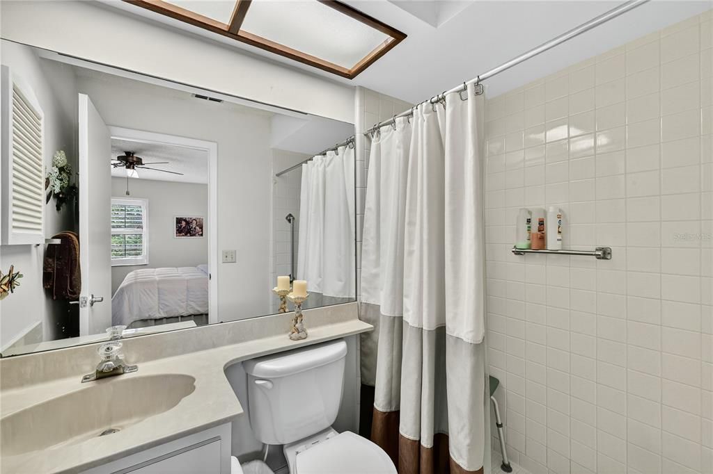 For Sale: $219,900 (2 beds, 2 baths, 1135 Square Feet)