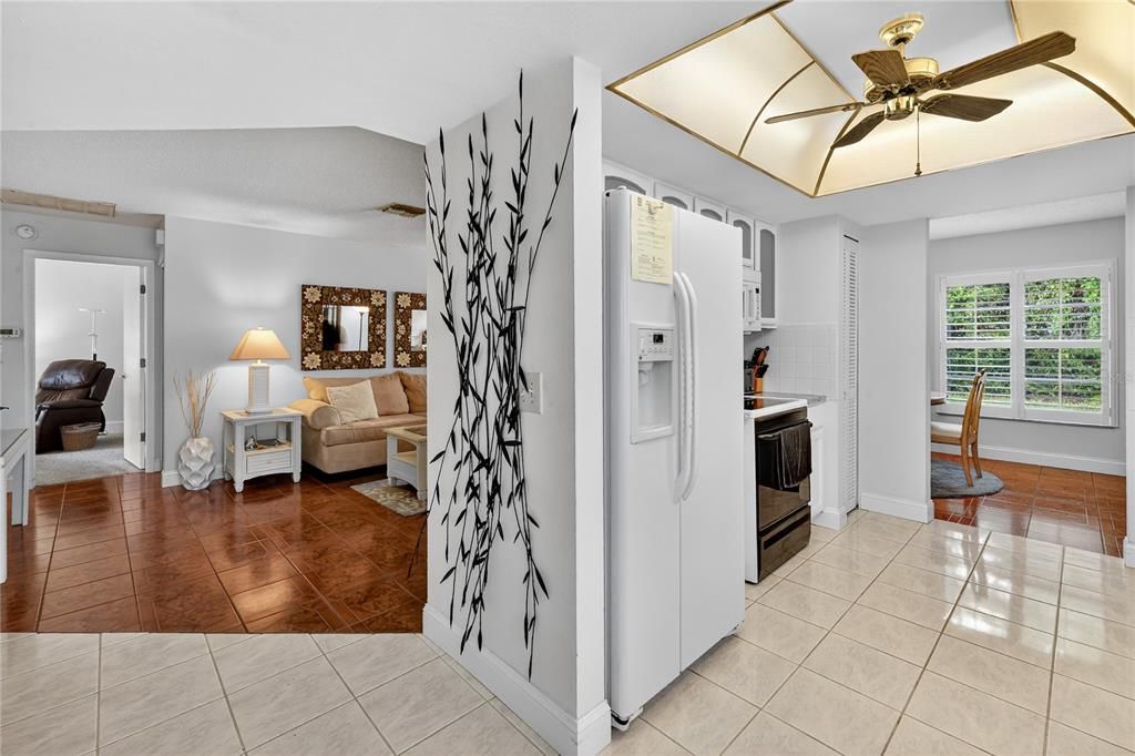 For Sale: $219,900 (2 beds, 2 baths, 1135 Square Feet)