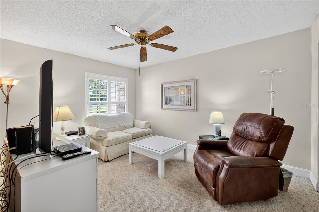 For Sale: $219,900 (2 beds, 2 baths, 1135 Square Feet)