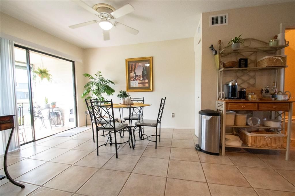 Active With Contract: $229,000 (2 beds, 2 baths, 1314 Square Feet)