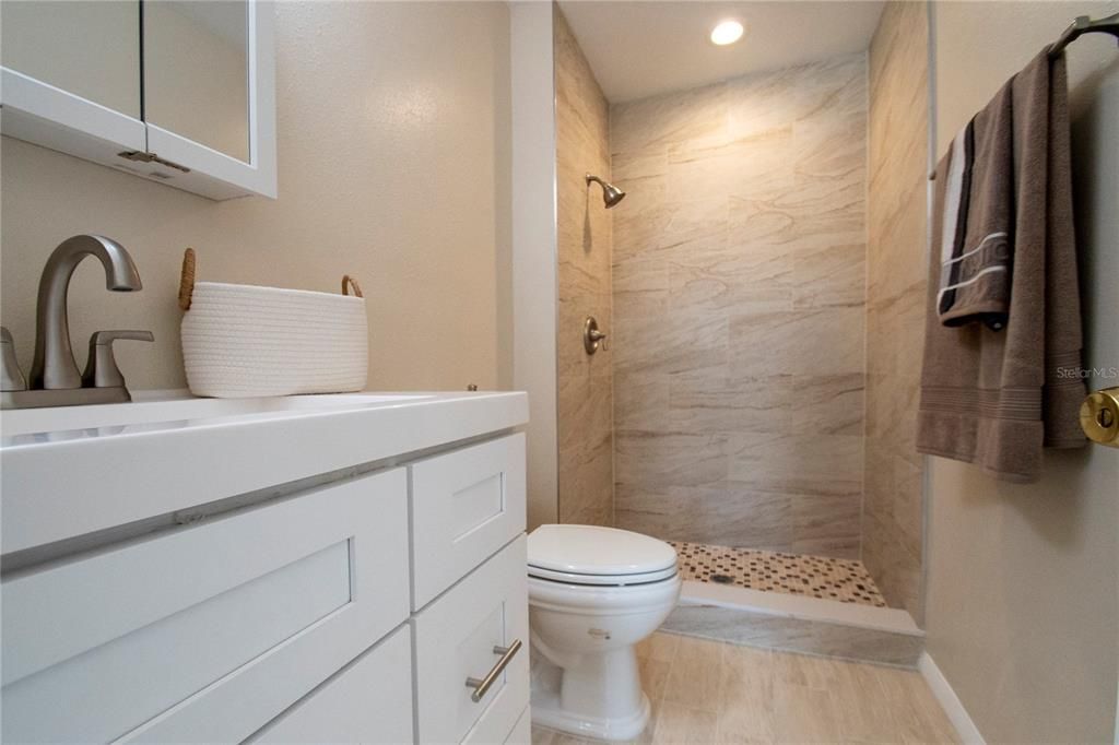 Active With Contract: $229,000 (2 beds, 2 baths, 1314 Square Feet)