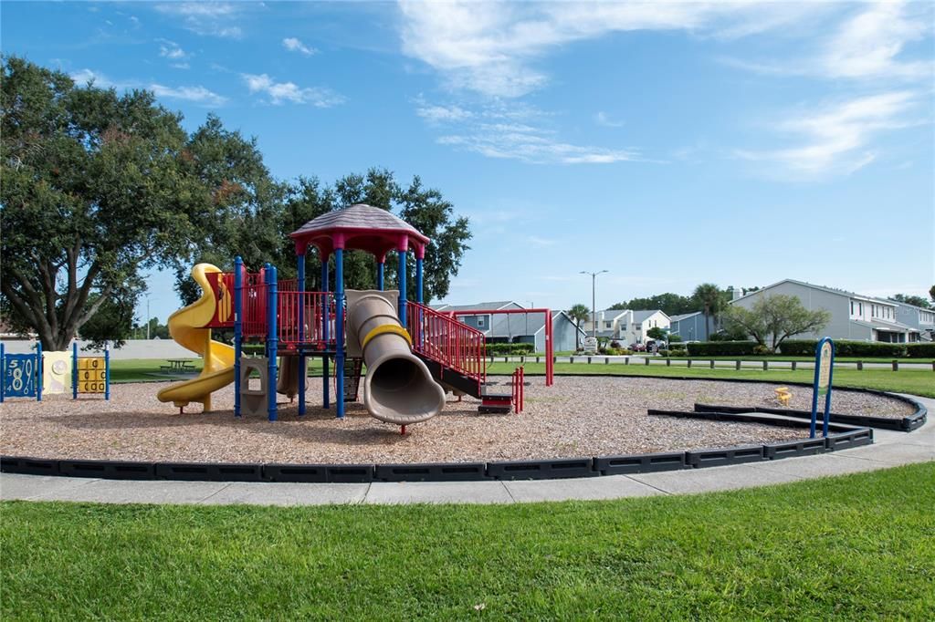 Active With Contract: $229,000 (2 beds, 2 baths, 1314 Square Feet)