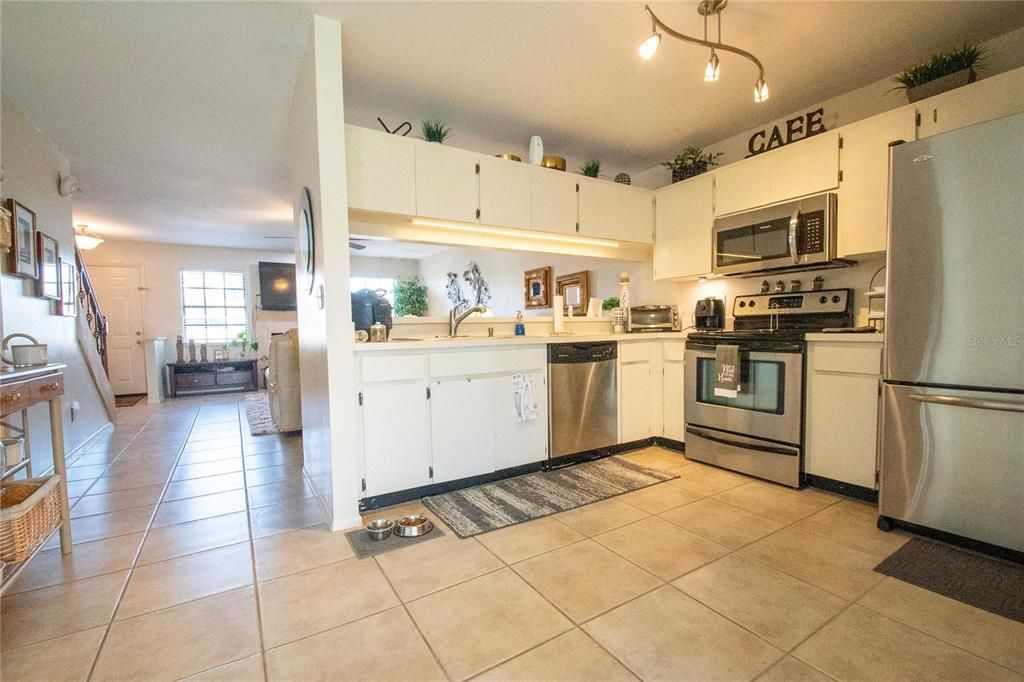 Active With Contract: $229,000 (2 beds, 2 baths, 1314 Square Feet)