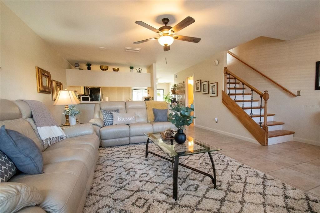 Active With Contract: $229,000 (2 beds, 2 baths, 1314 Square Feet)