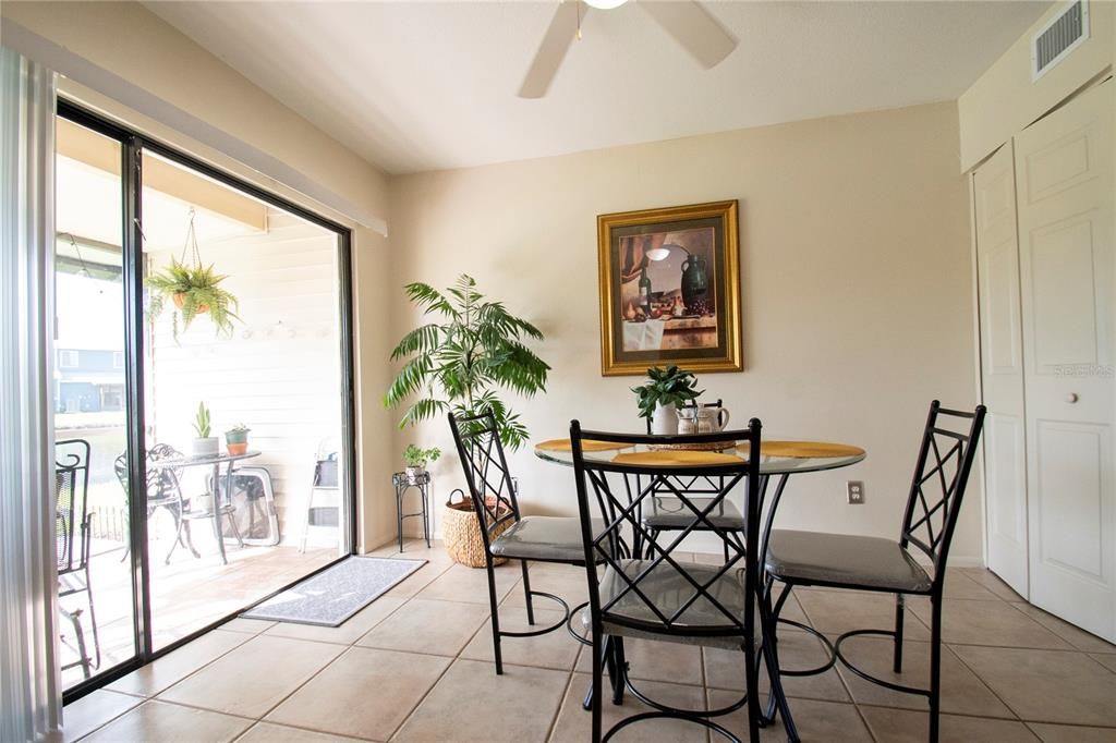 Active With Contract: $229,000 (2 beds, 2 baths, 1314 Square Feet)