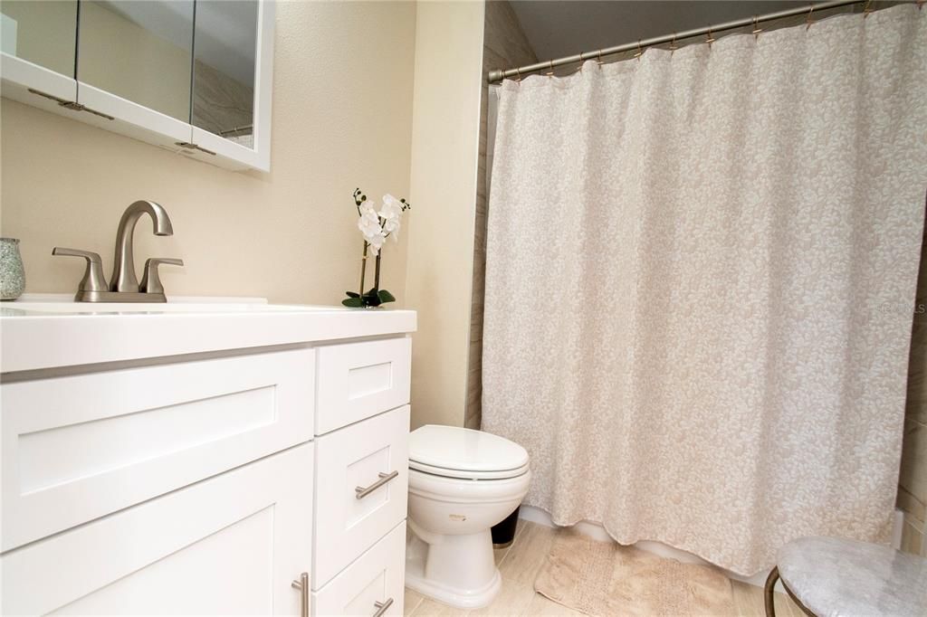 Active With Contract: $229,000 (2 beds, 2 baths, 1314 Square Feet)