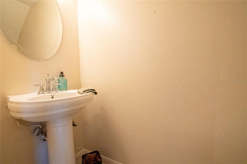 Active With Contract: $229,000 (2 beds, 2 baths, 1314 Square Feet)