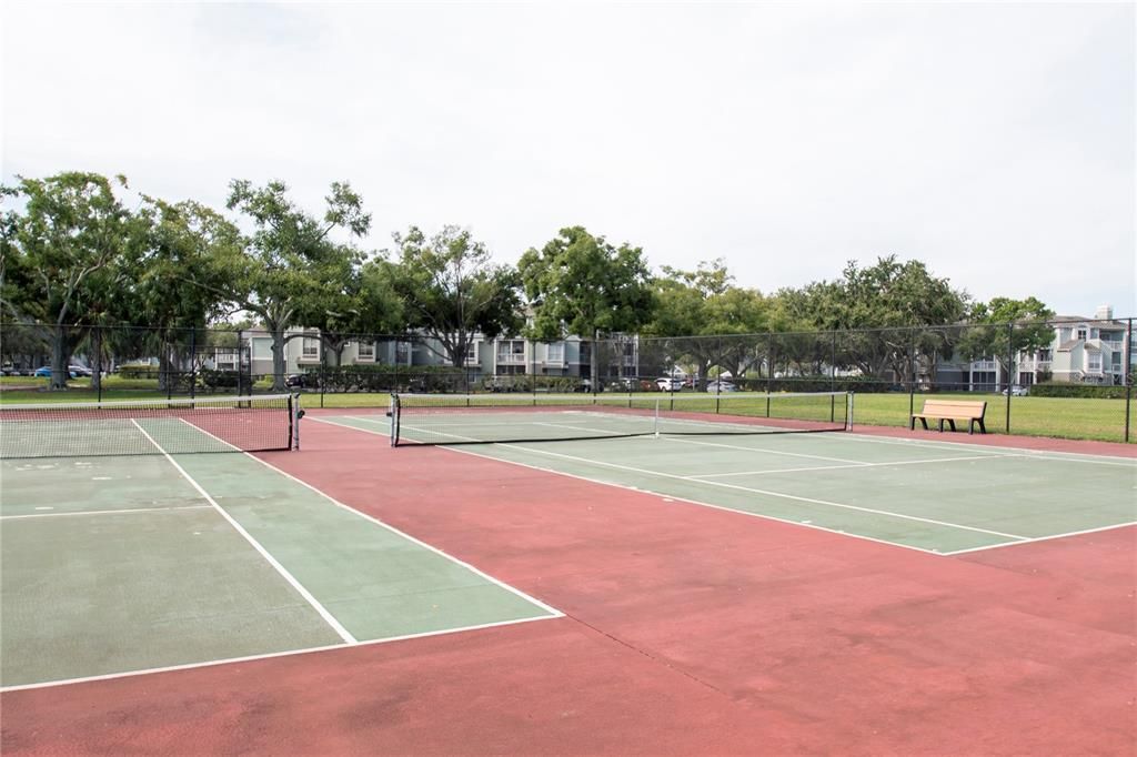 Active With Contract: $229,000 (2 beds, 2 baths, 1314 Square Feet)