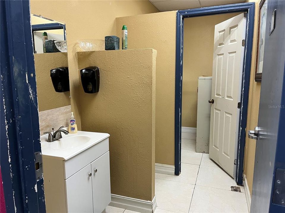 En Venta: $420,000 (0 camas, 0 baños, 1600 Pies cuadrados)