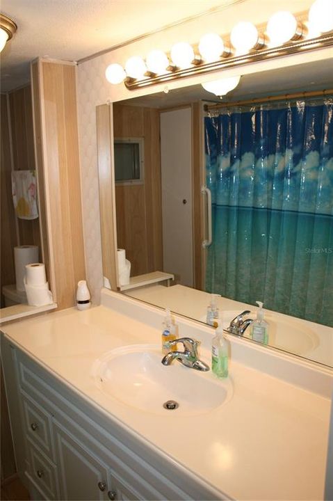 En Venta: $125,000 (2 camas, 2 baños, 950 Pies cuadrados)