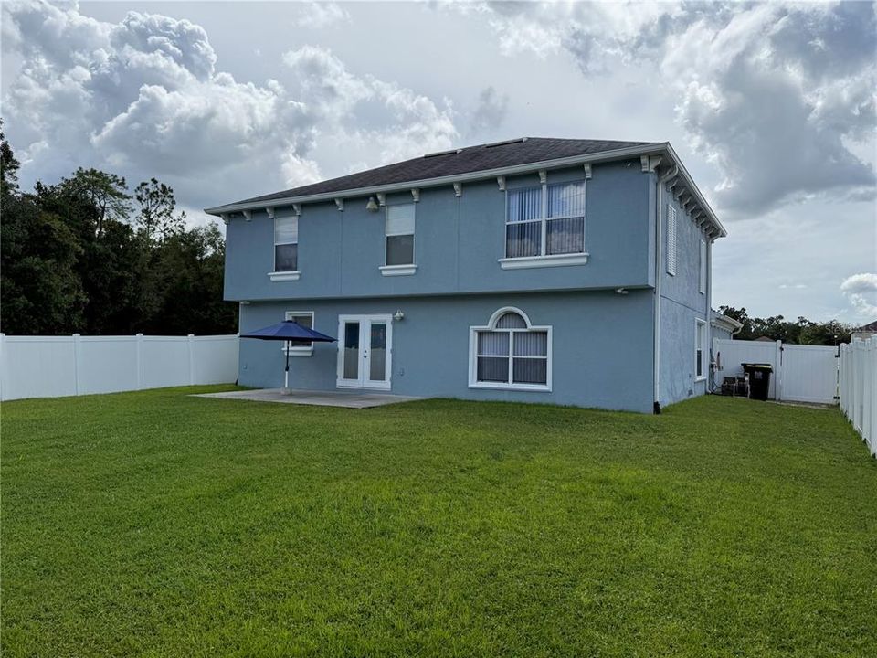 En Venta: $324,900 (4 camas, 3 baños, 2222 Pies cuadrados)